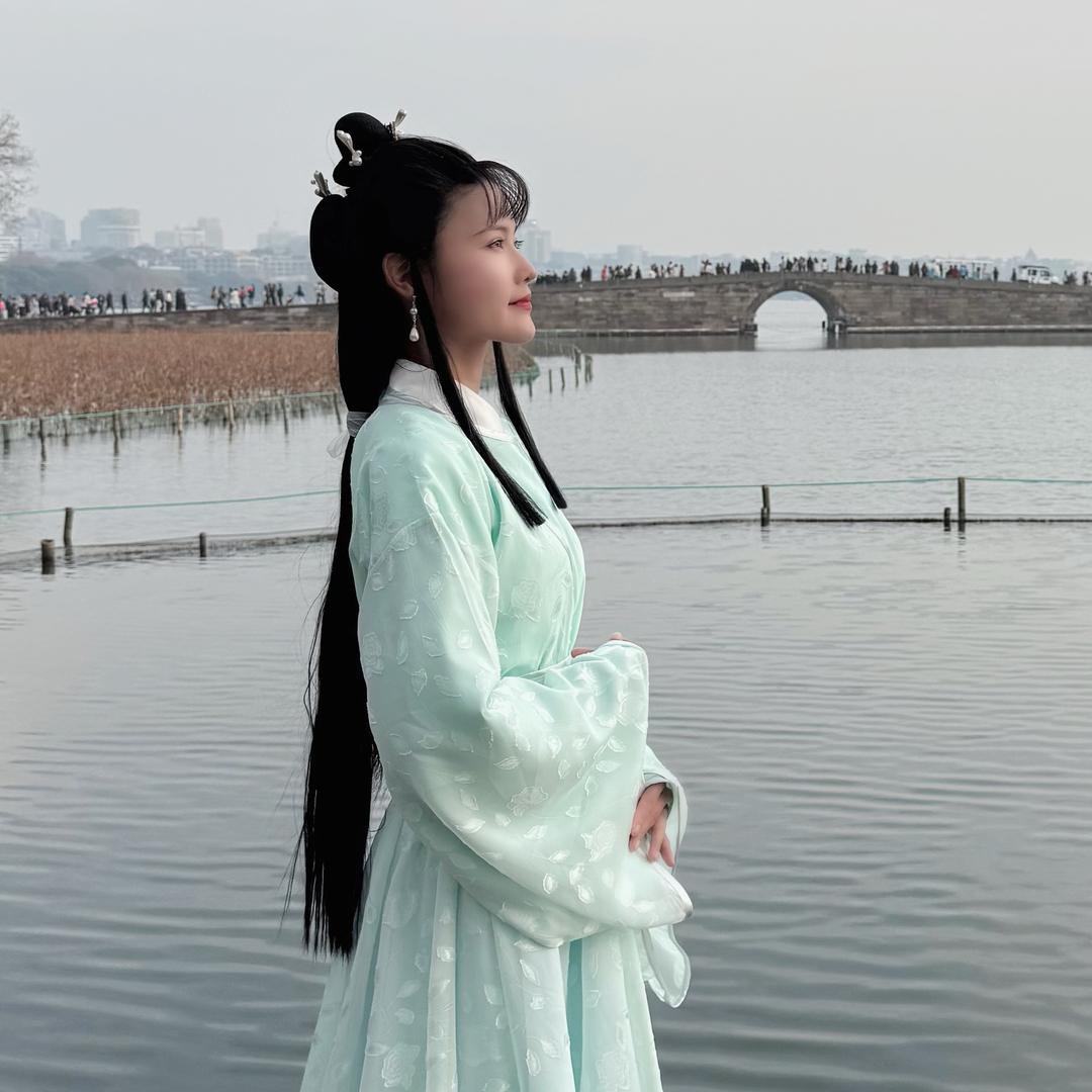 桥边媚娘