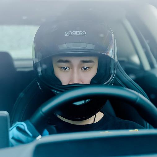 塞车手Kimi