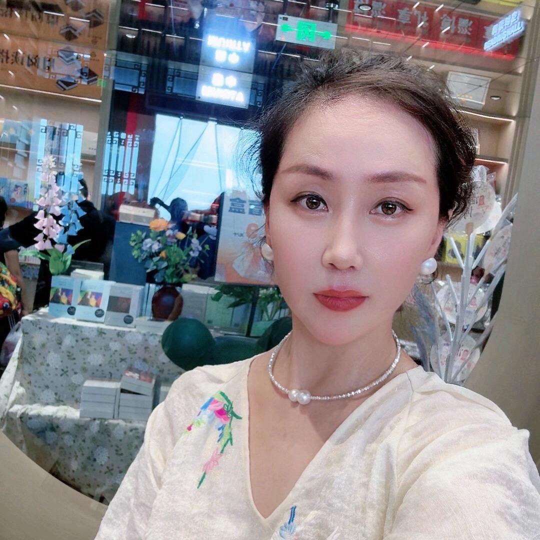 👑女王👑