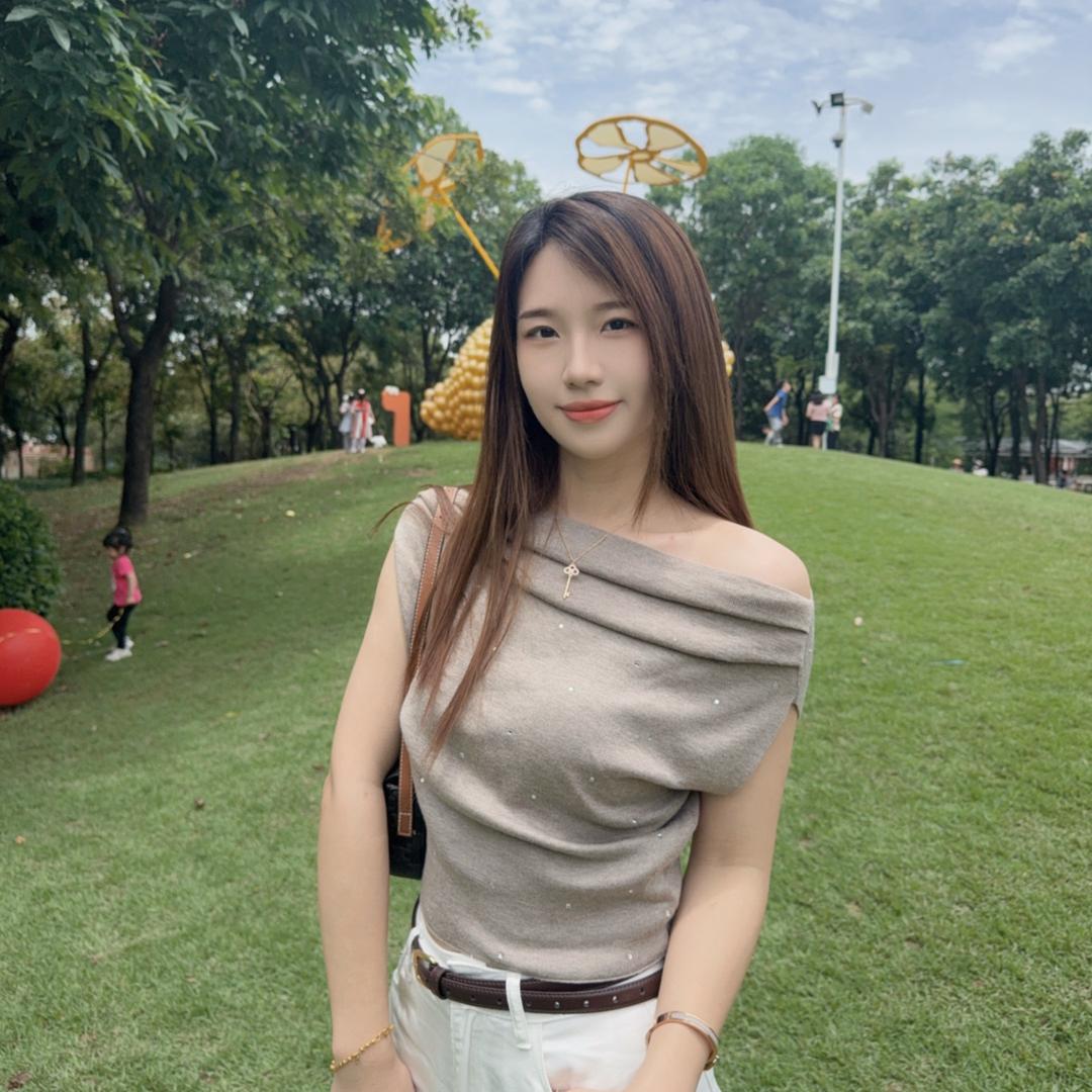 诗诗来啦🌷