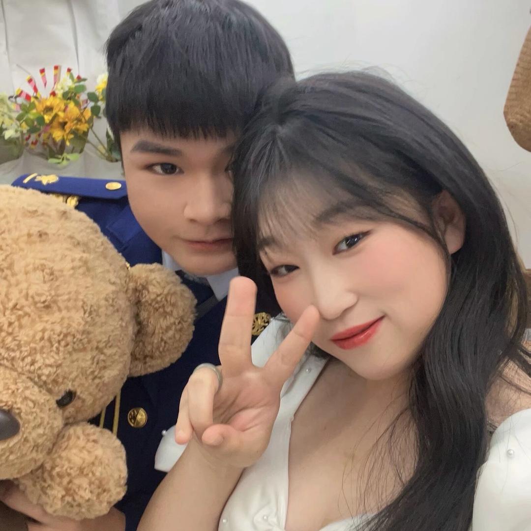 俞赴流年伴戴随