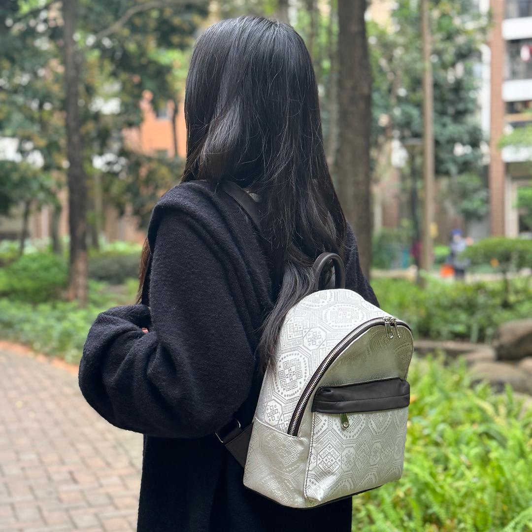 广西非遗壮锦 •小星