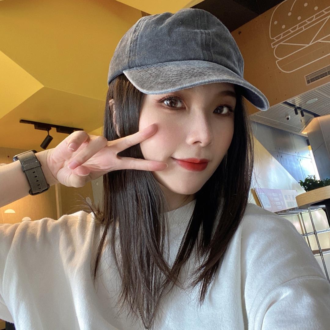 素亦白