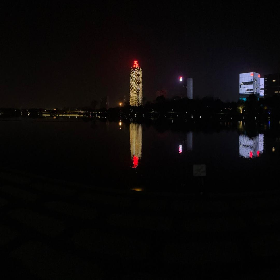 大金女装年末清仓