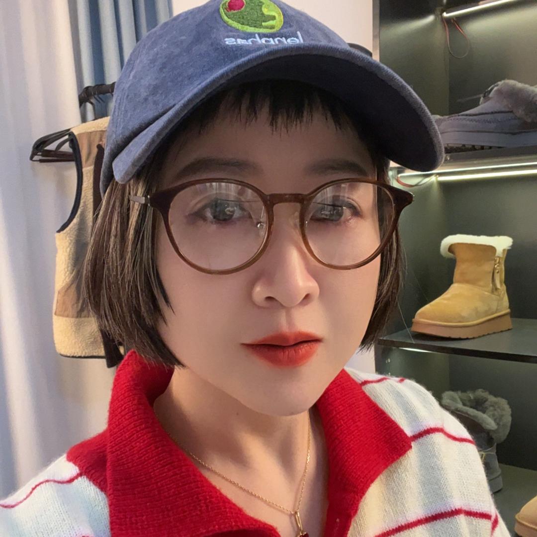 丫丫设计师女鞋橱窗