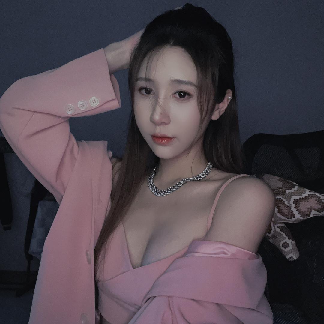 彤妞妞