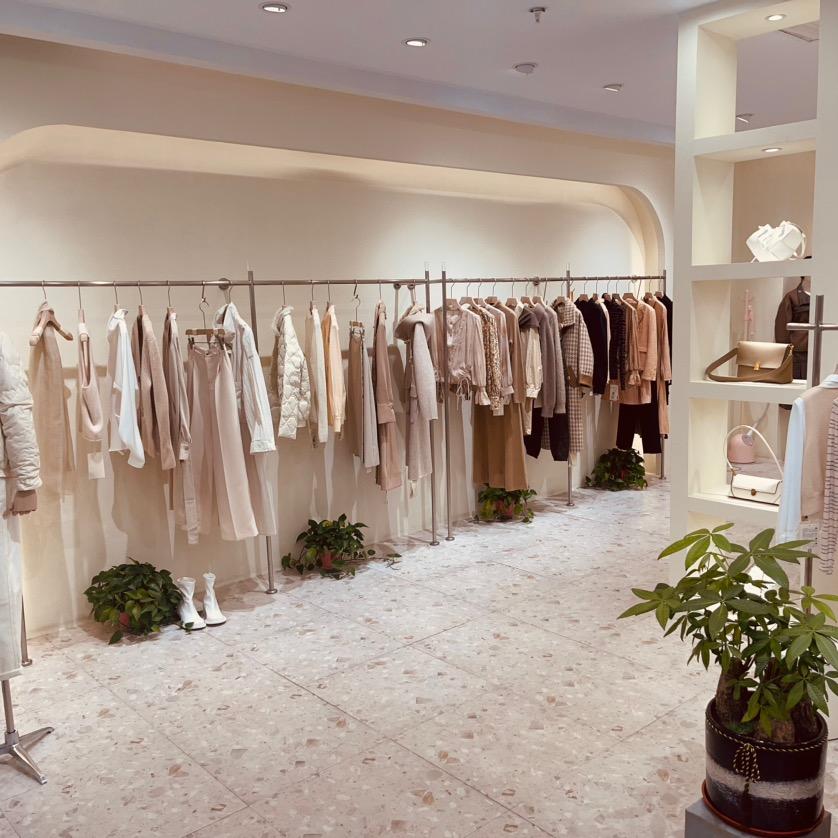 芭垛女装工厂店