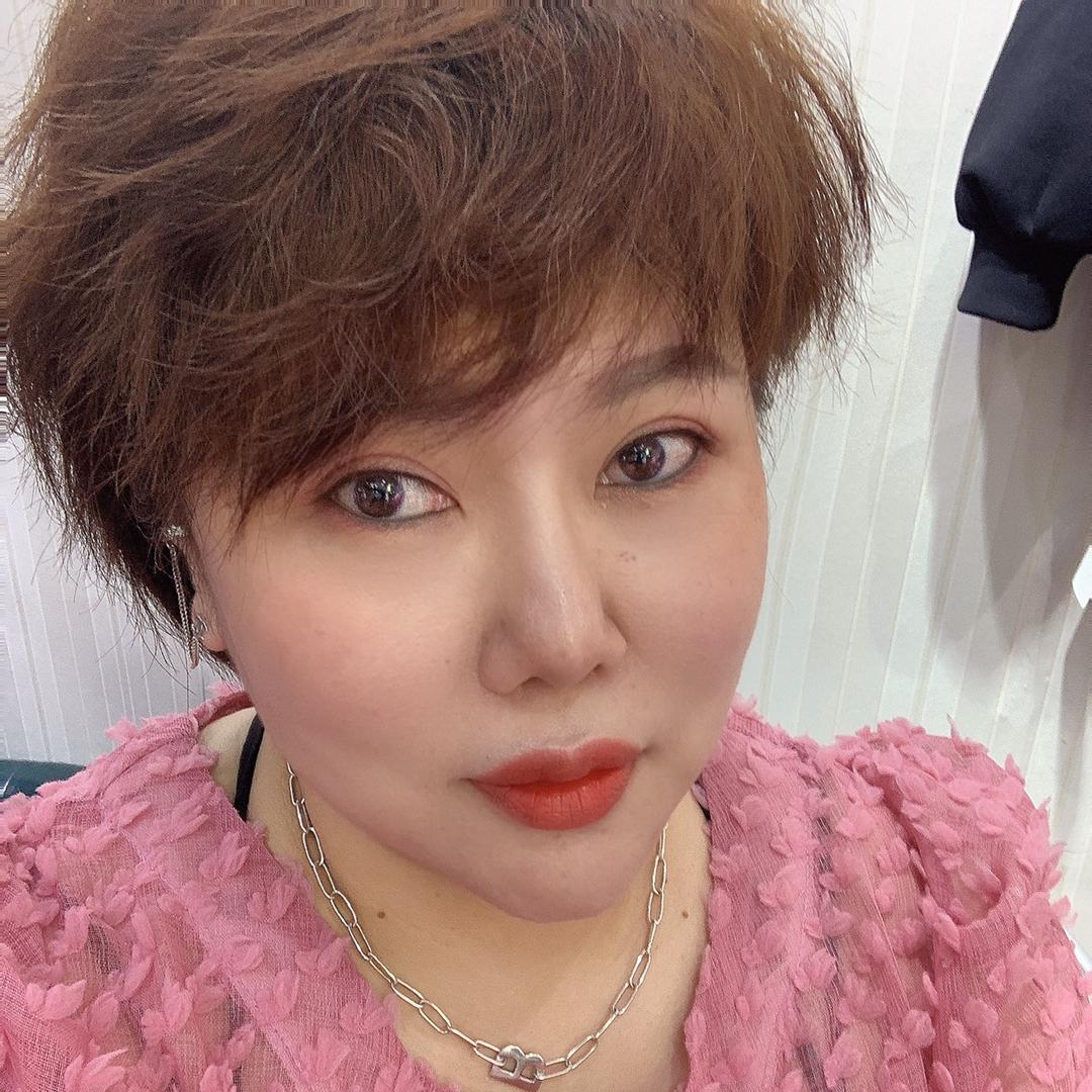 鞍山四隆广场昊轩服装店的小店