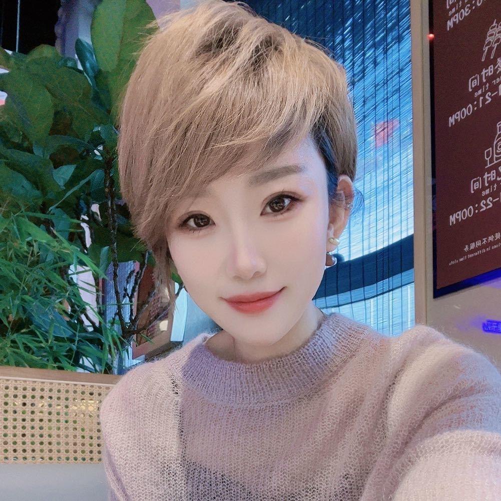 万万.