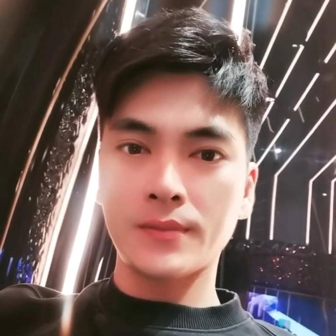 李初八