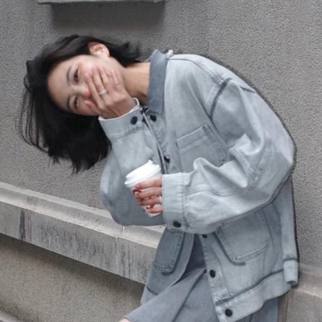 叶秋.