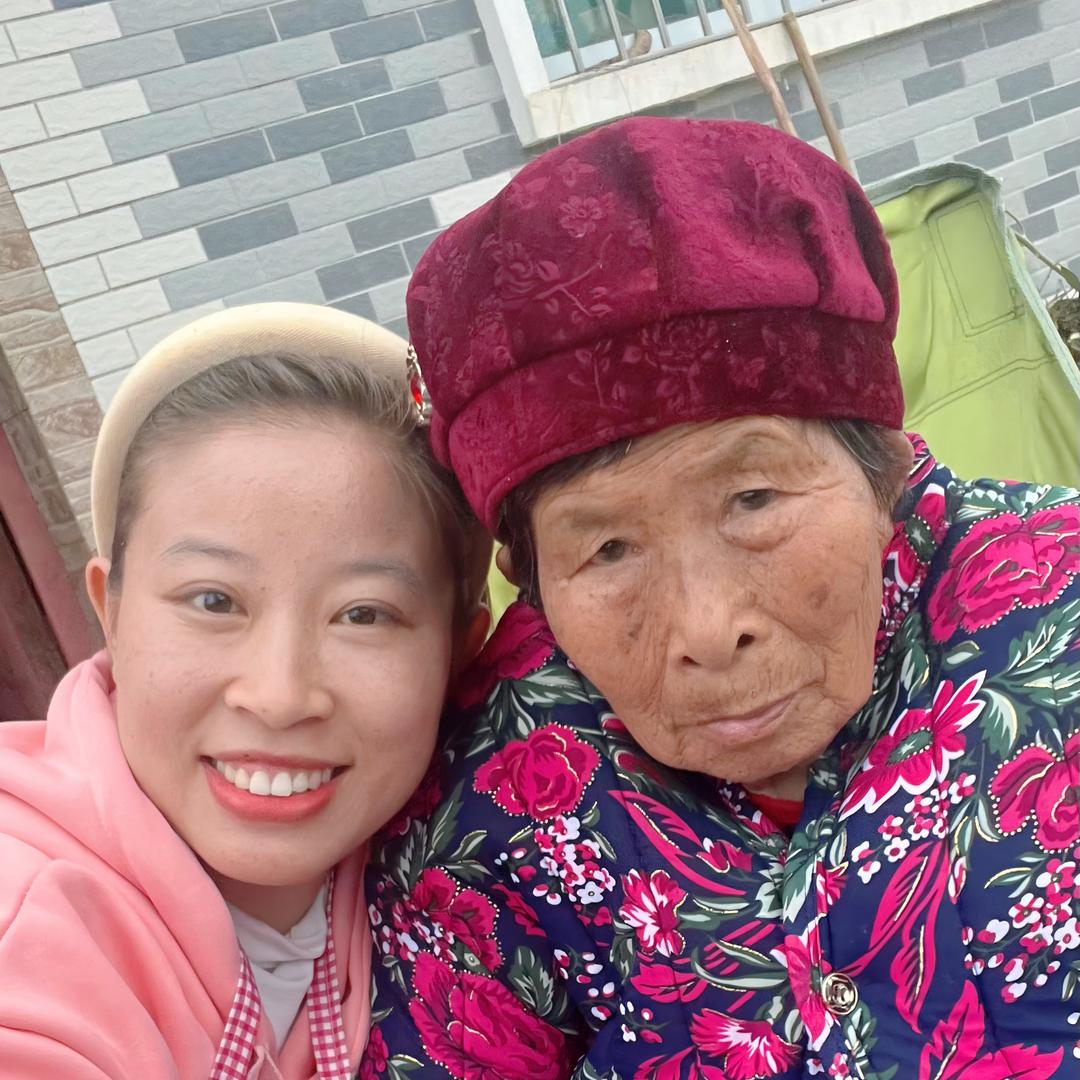 霞霞妹儿