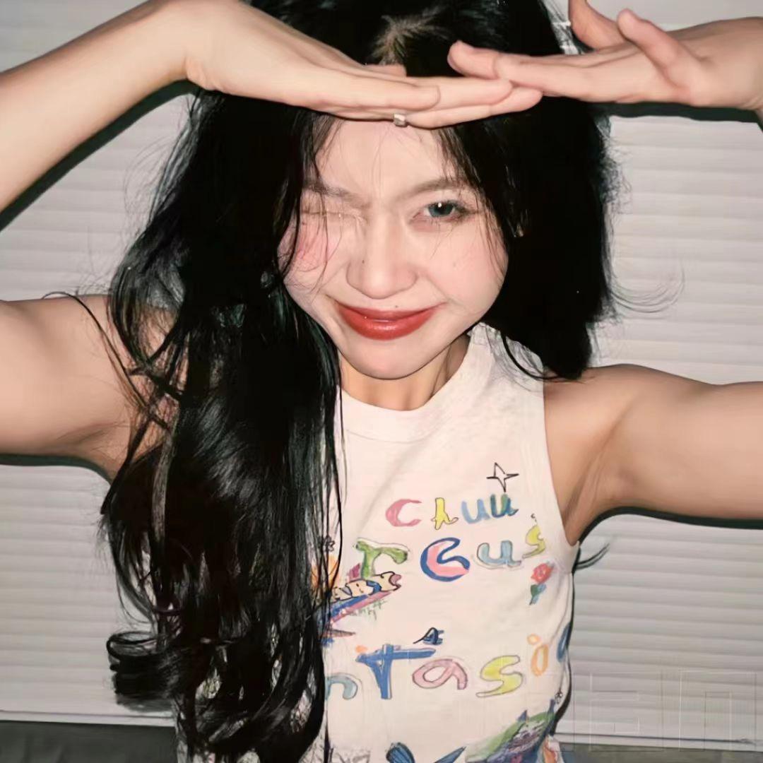 腼腆小美、