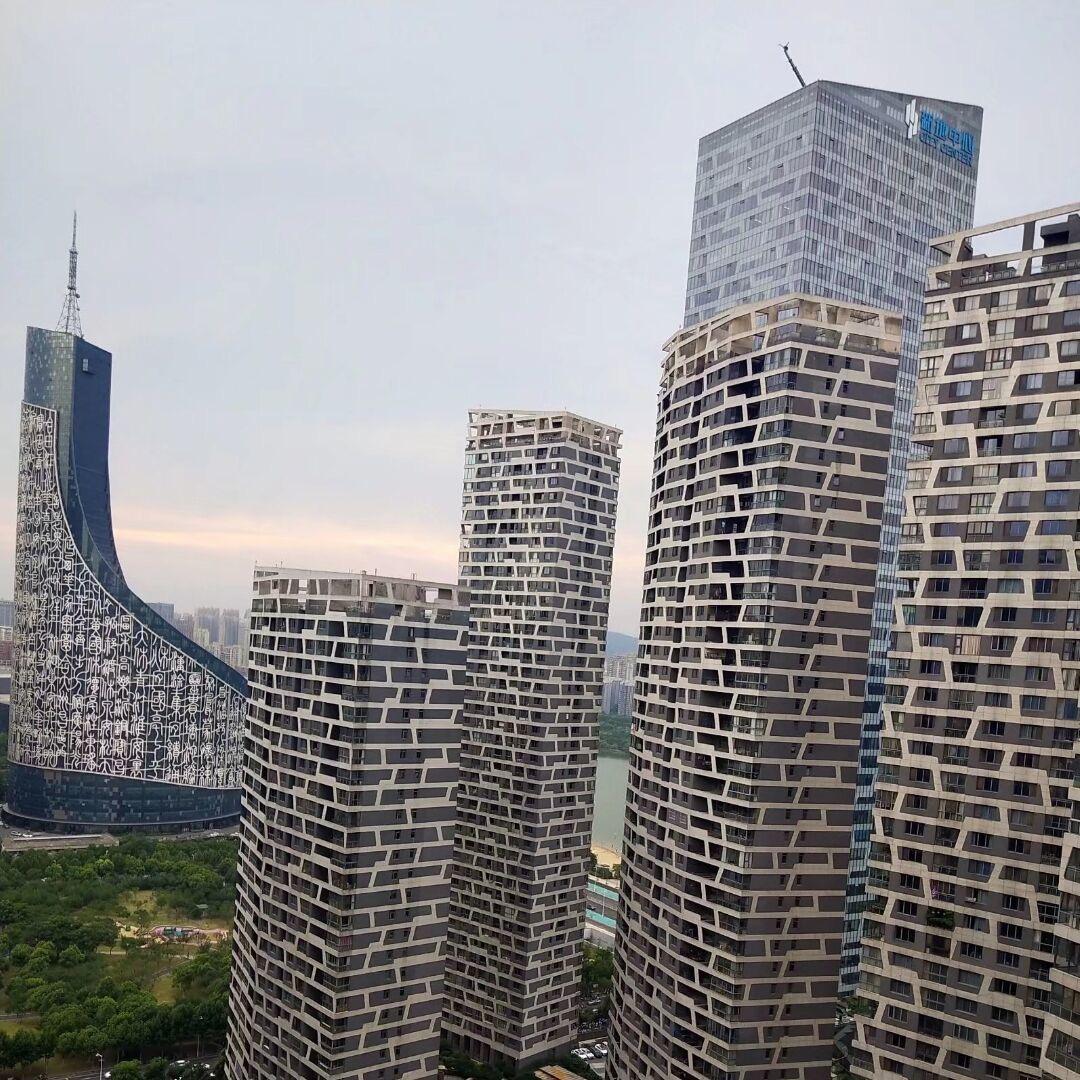 90岁老登夜袭少萝村