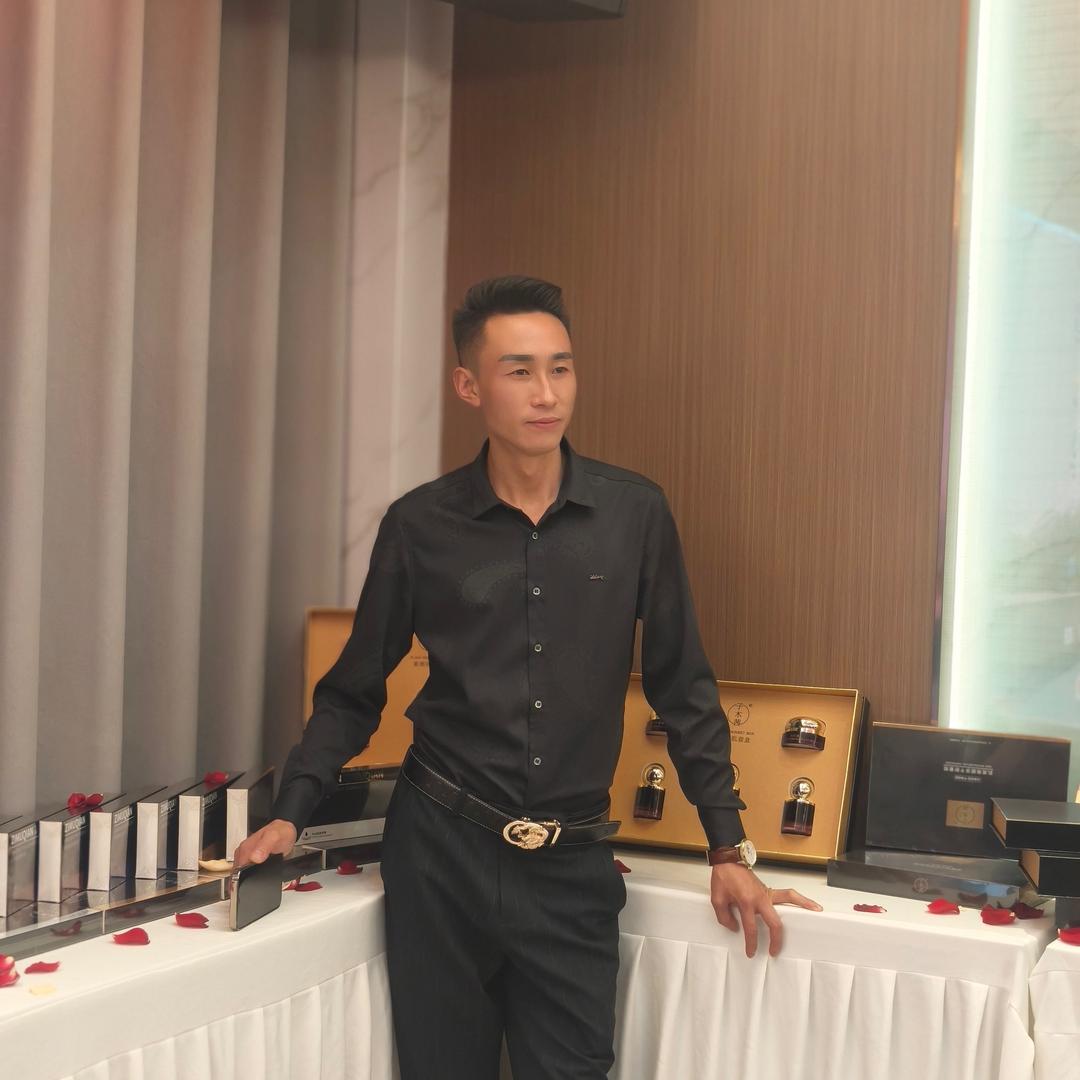 子木茜问题肌调肤管理找鹏哥