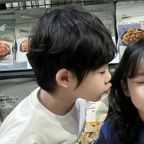妮喃.