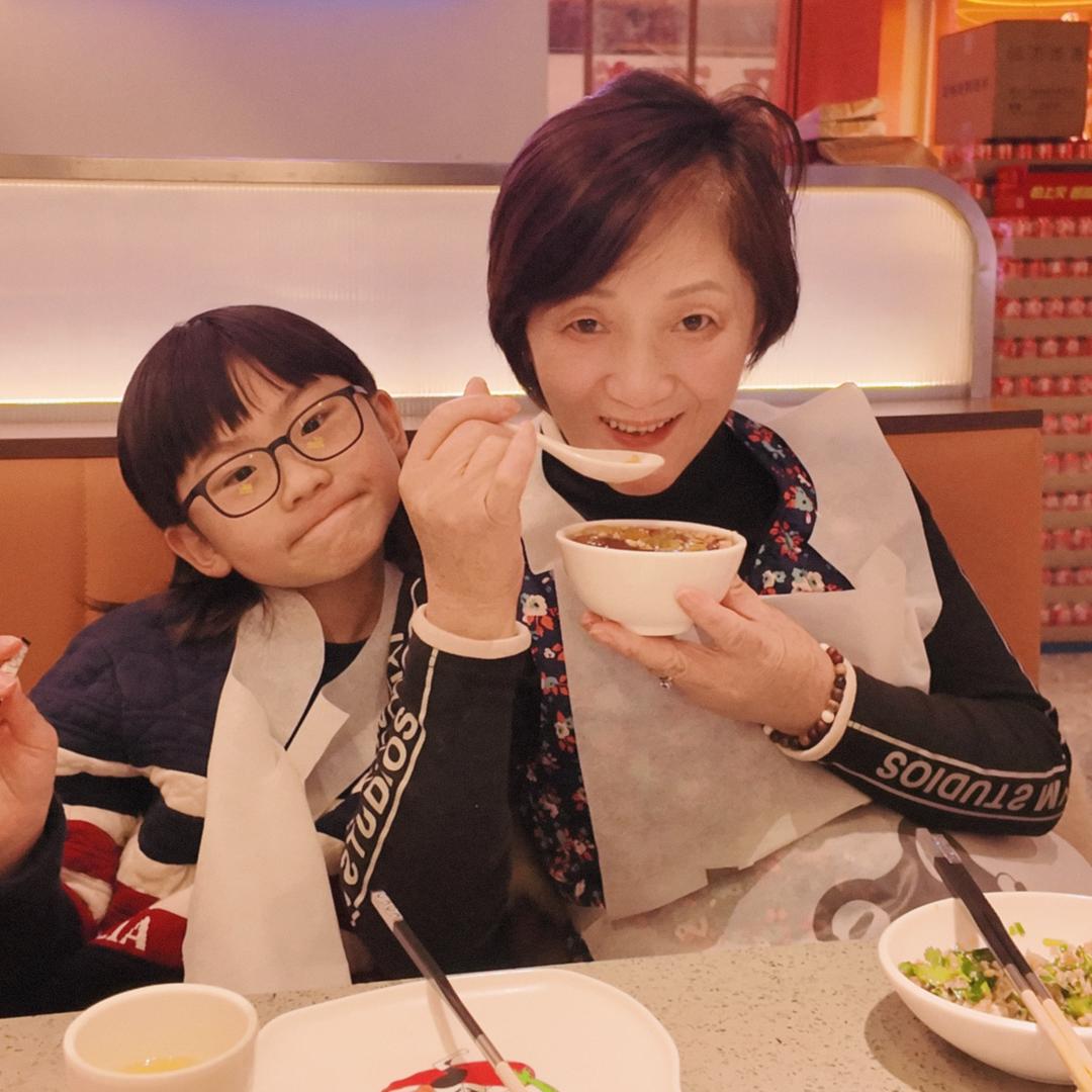 Komi+小钱奶奶开饭啦