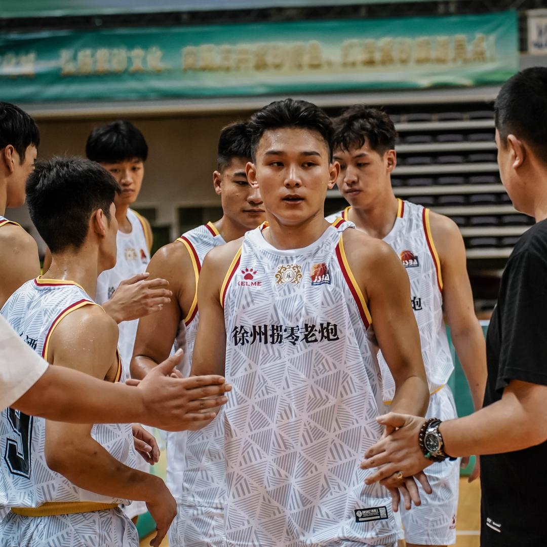 焦春鸣.