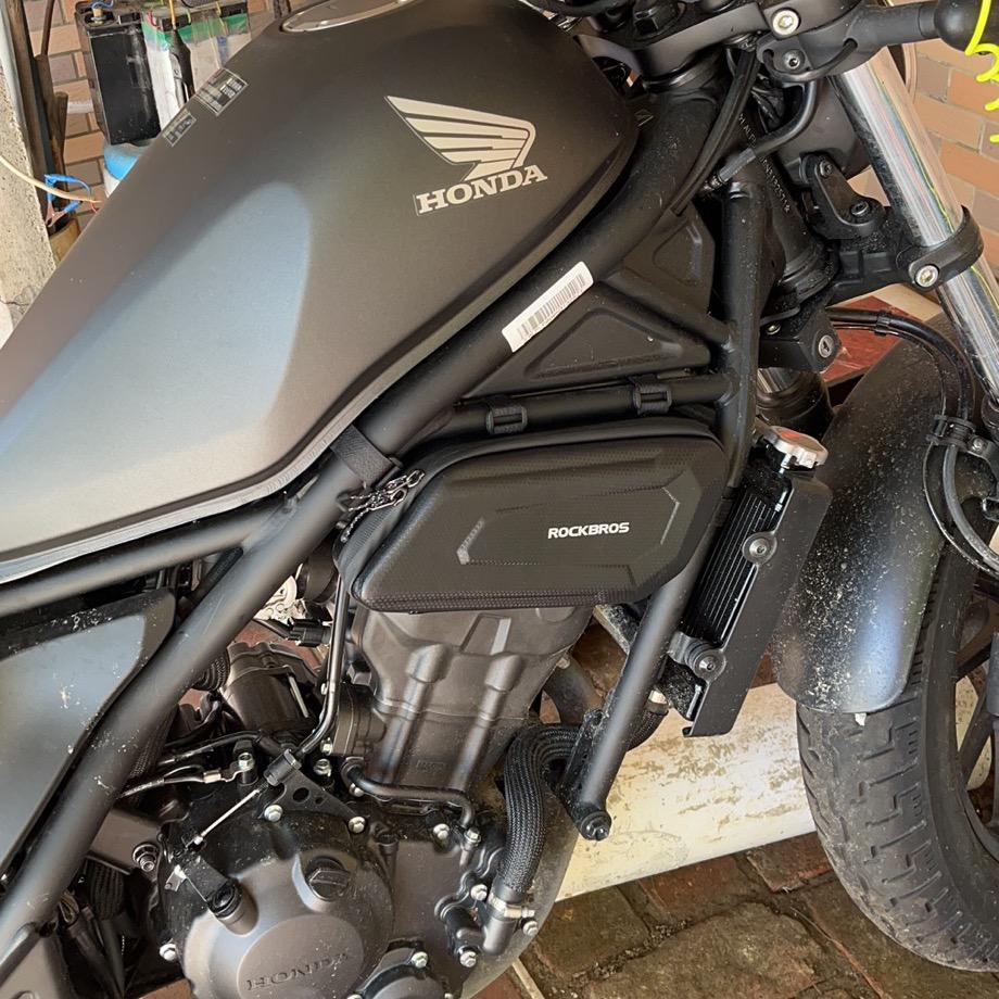 广东光头配拖鞋