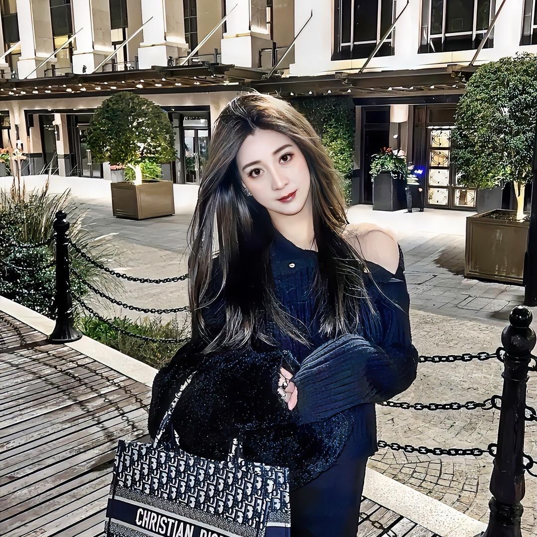 欣欣爱蹦蹦跳跳