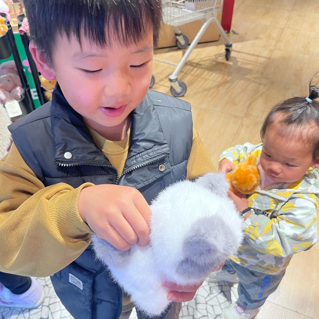 航妈在家带两娃