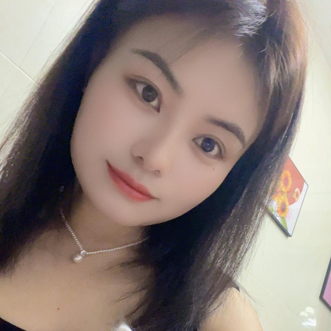 吕蔓蔓服装店