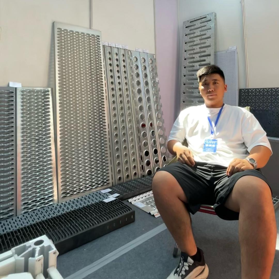 鳄鱼齿防滑板冲孔板河北匠造