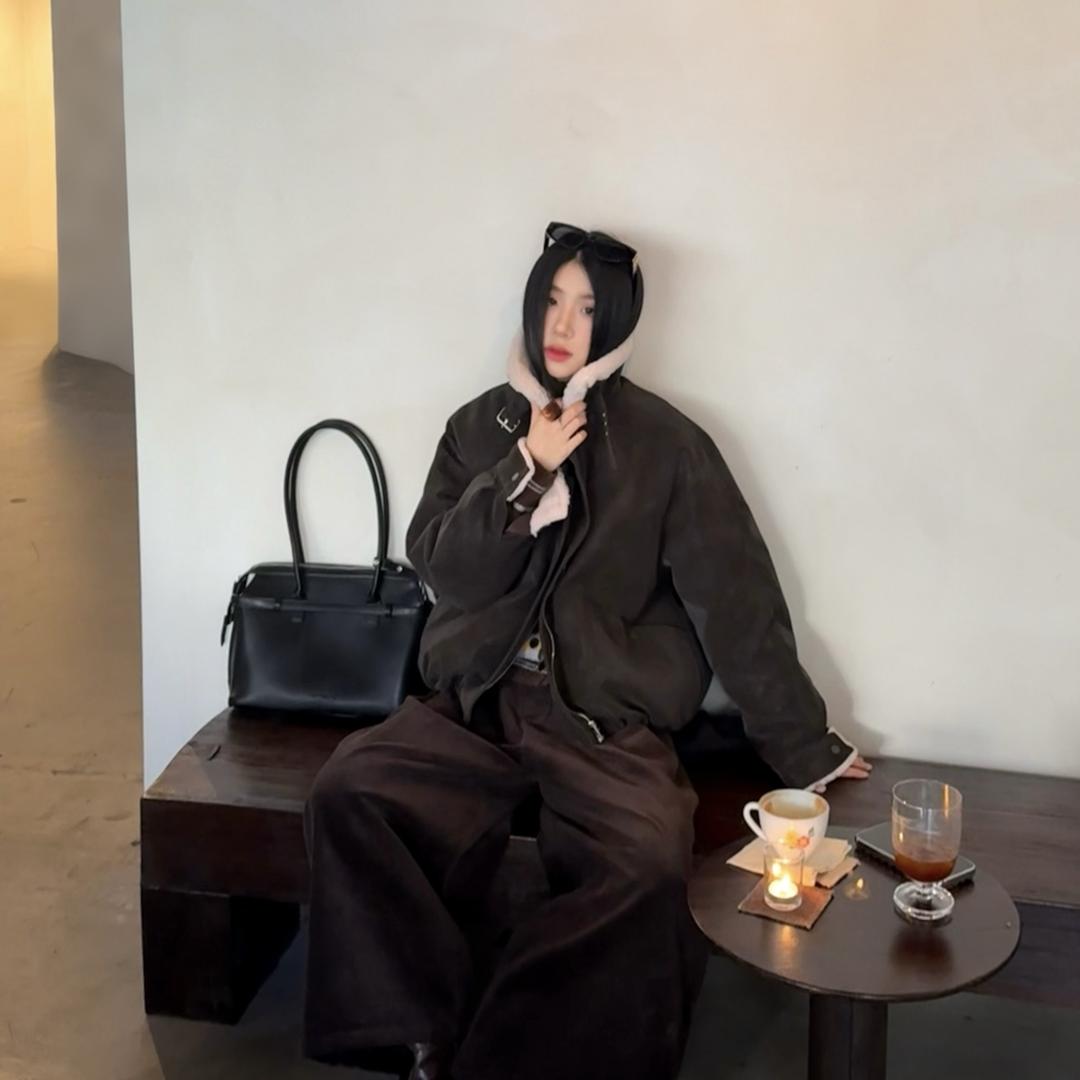 阳光下微笑的女王