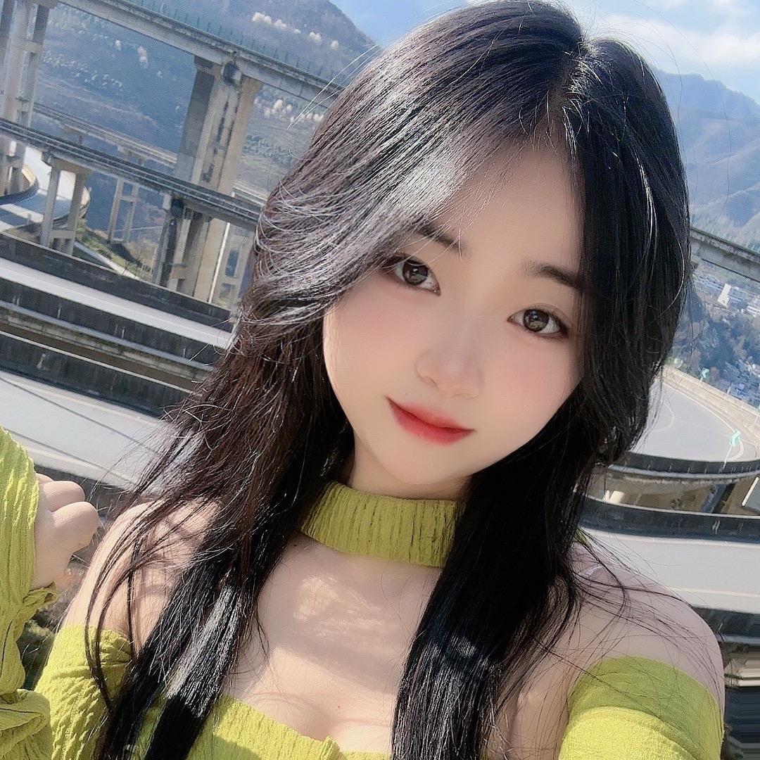 小优.