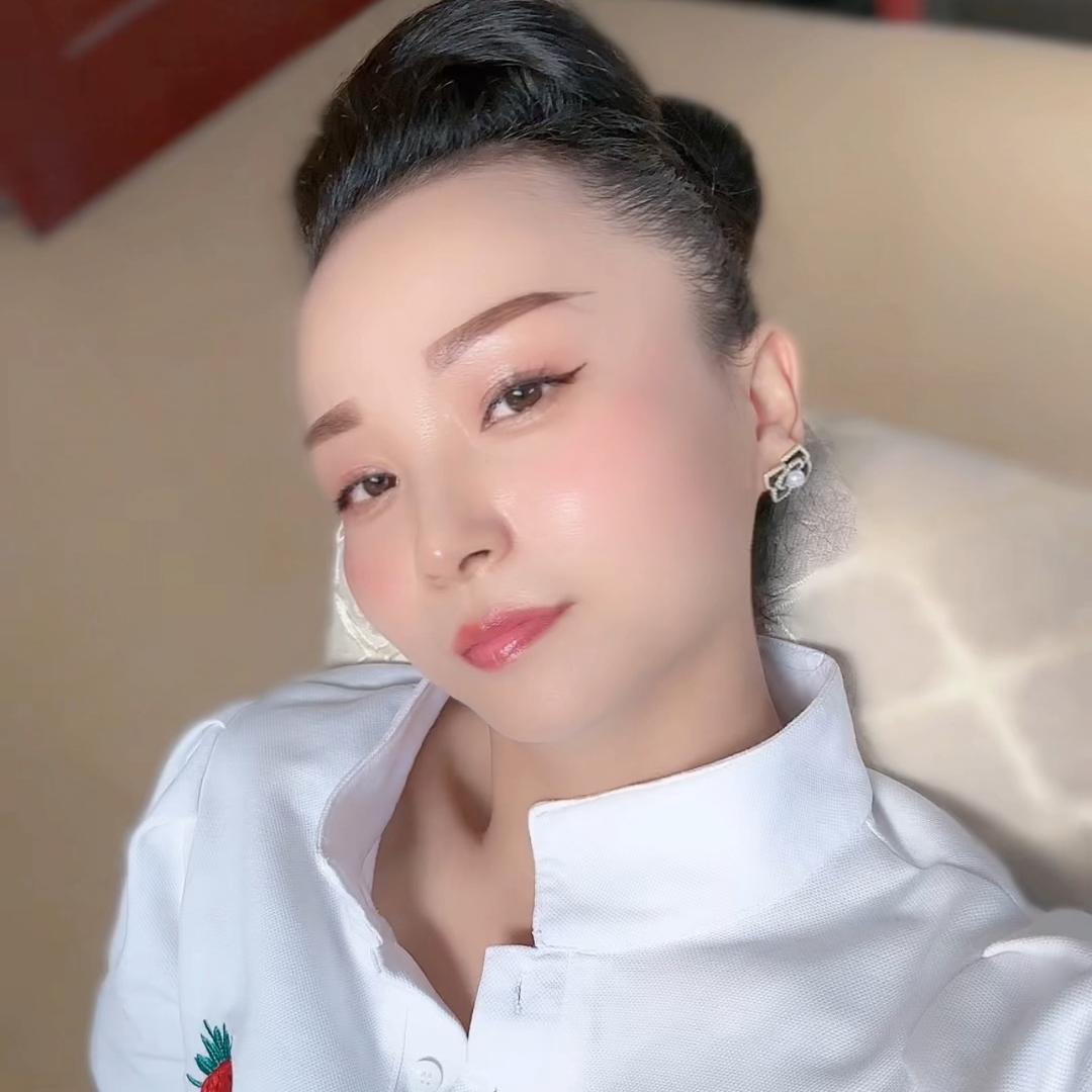 一 一