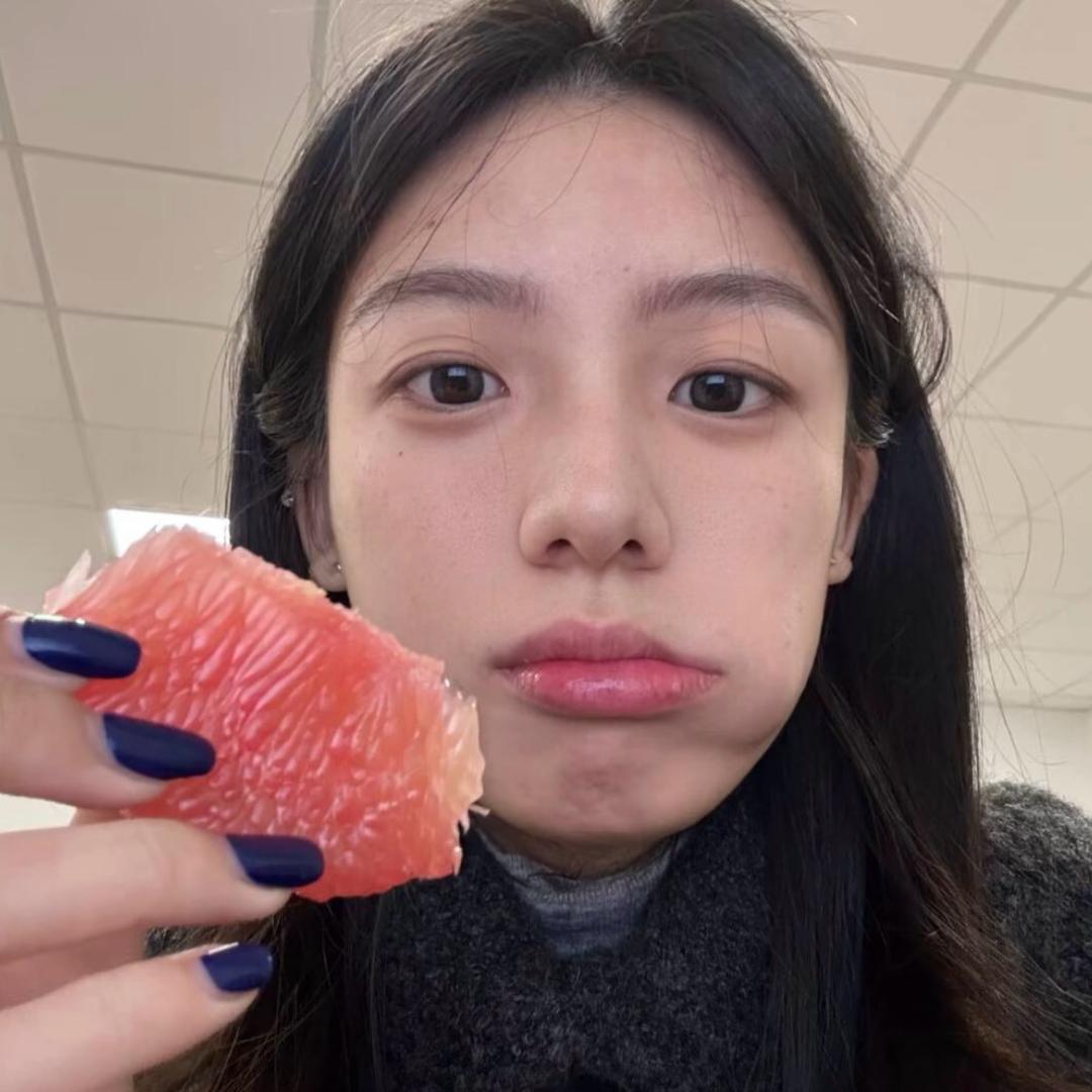 小菲.
