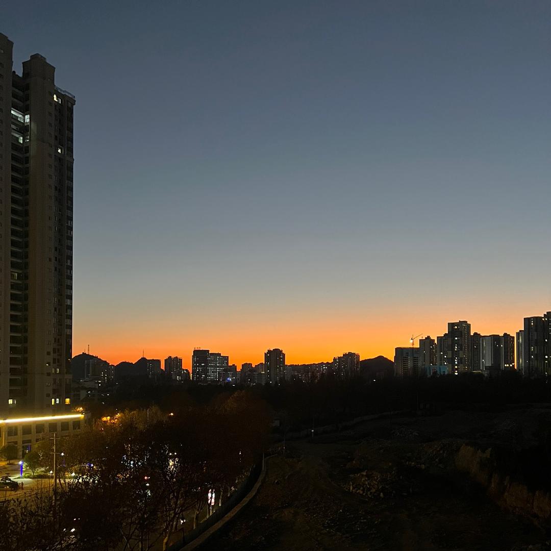 世上本无夜