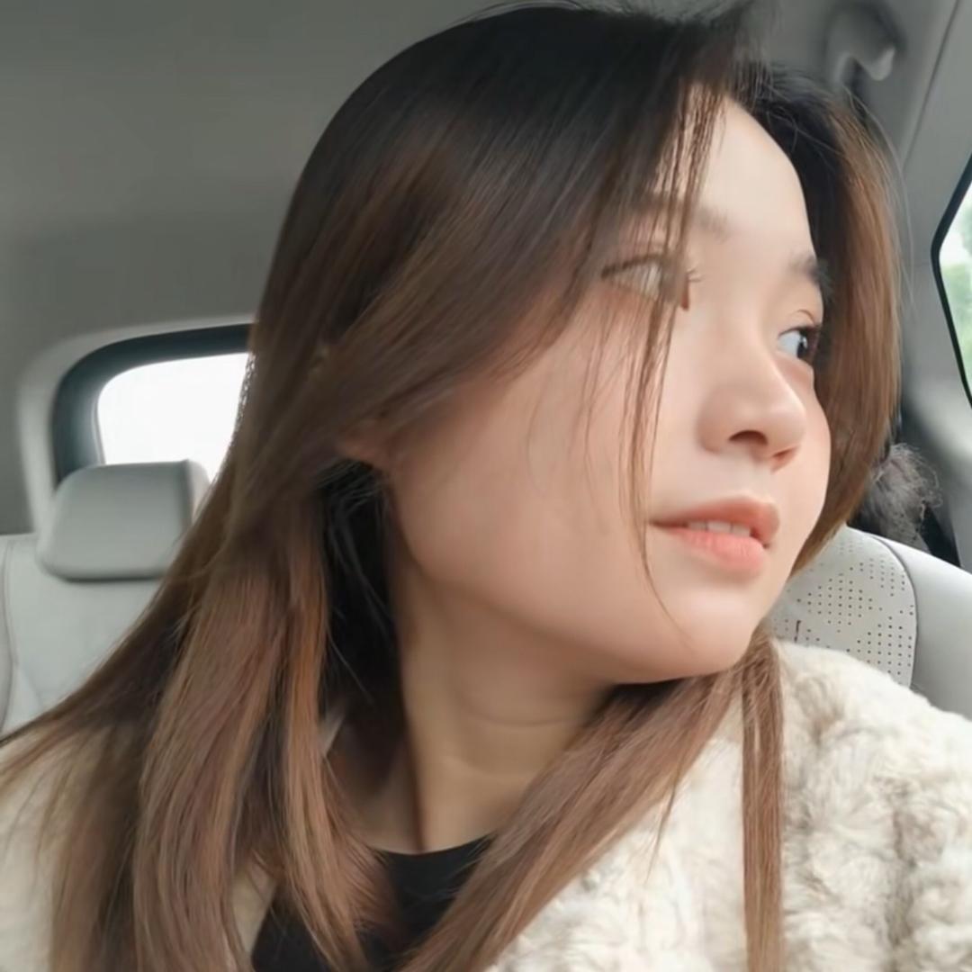୧⍤⃝睡不着就不睡，吃着烧烤流眼泪