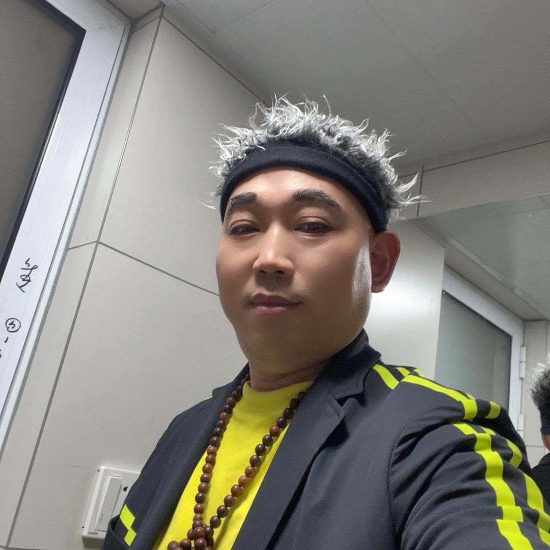 ✝️二婚男🎤🎼《下一出口》