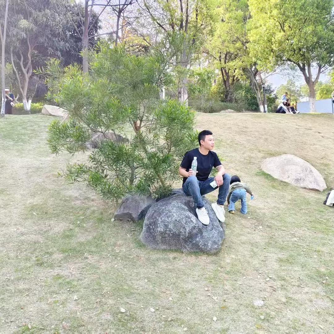 🫣小吴头像
