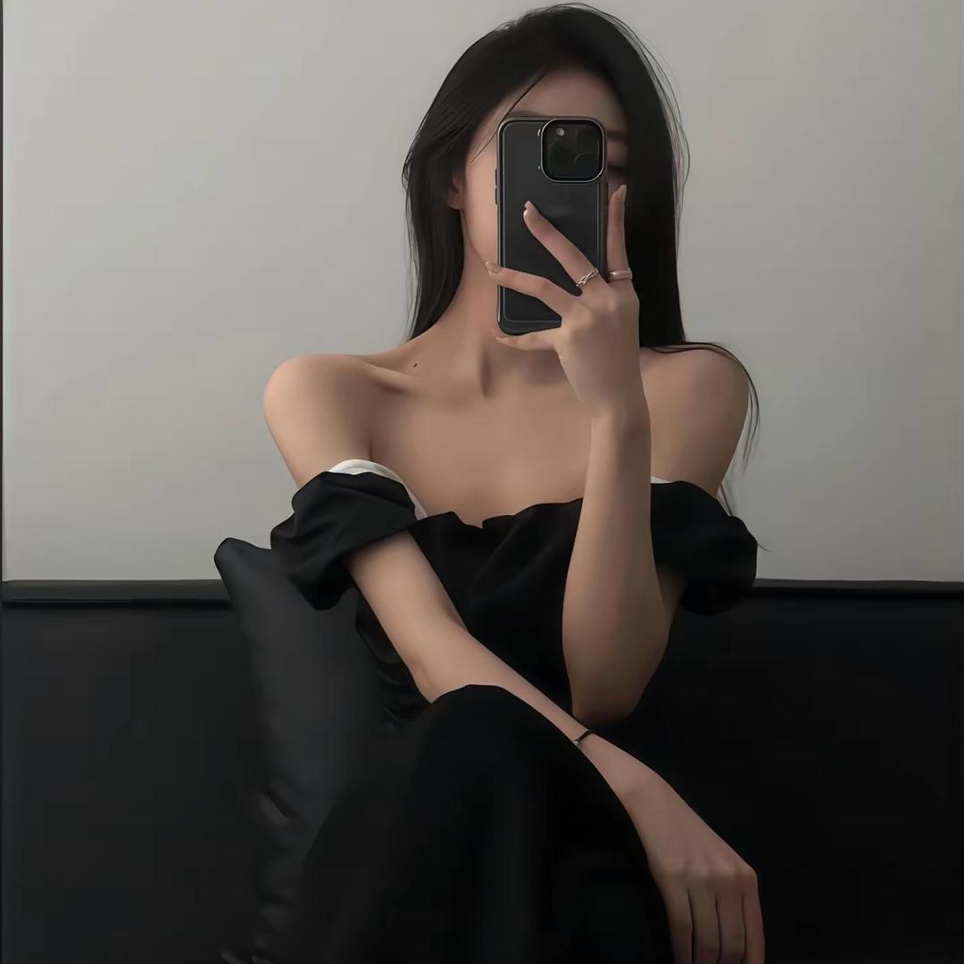 M·