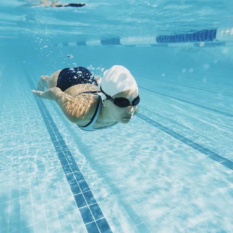 游泳教练 李教练