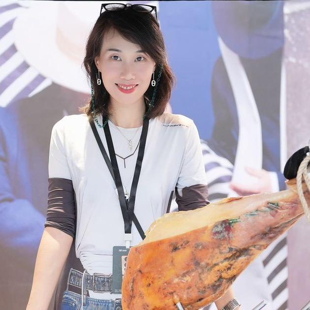 賣火腿的大女孩