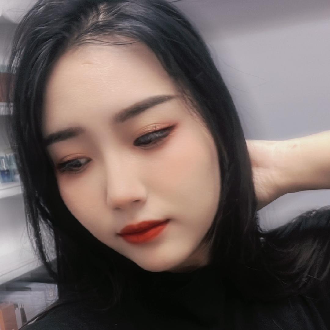 水瓶座♒️的小姐姐