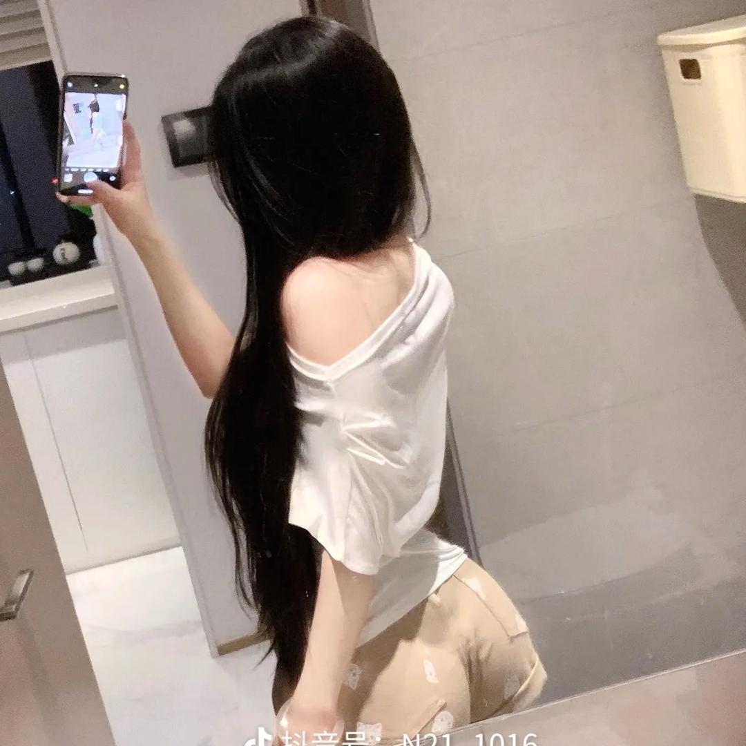 上罗鸿途钣喷维修服务中心老板娘