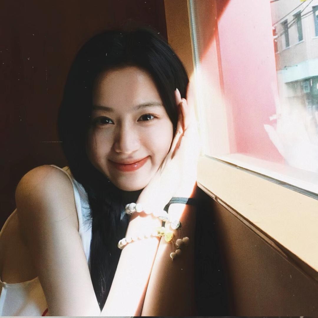 悲伤的玫瑰🌹