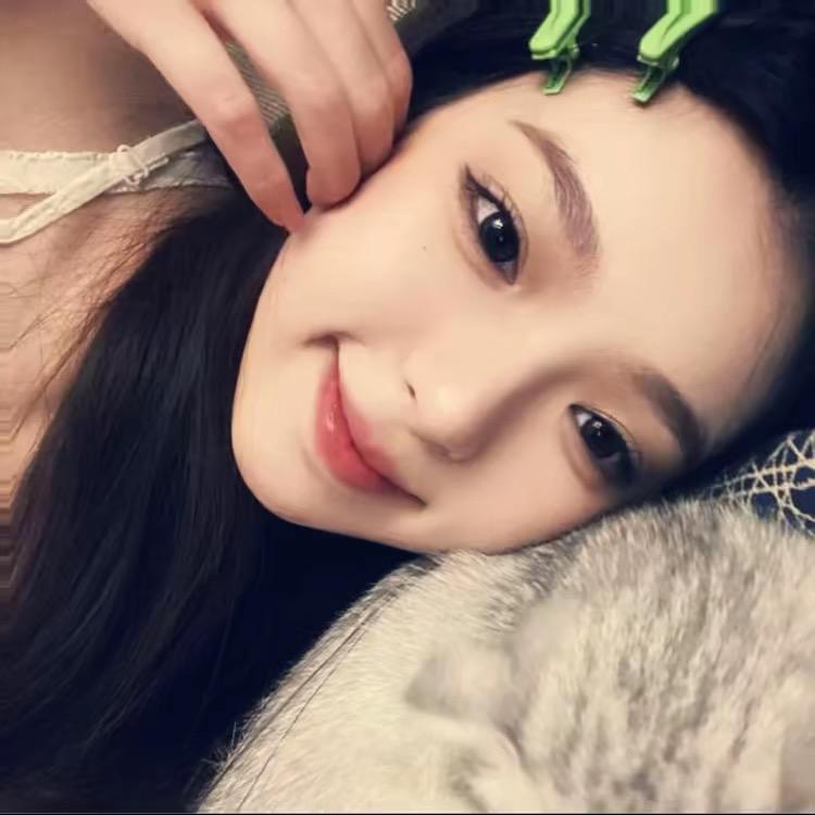 小 语.
