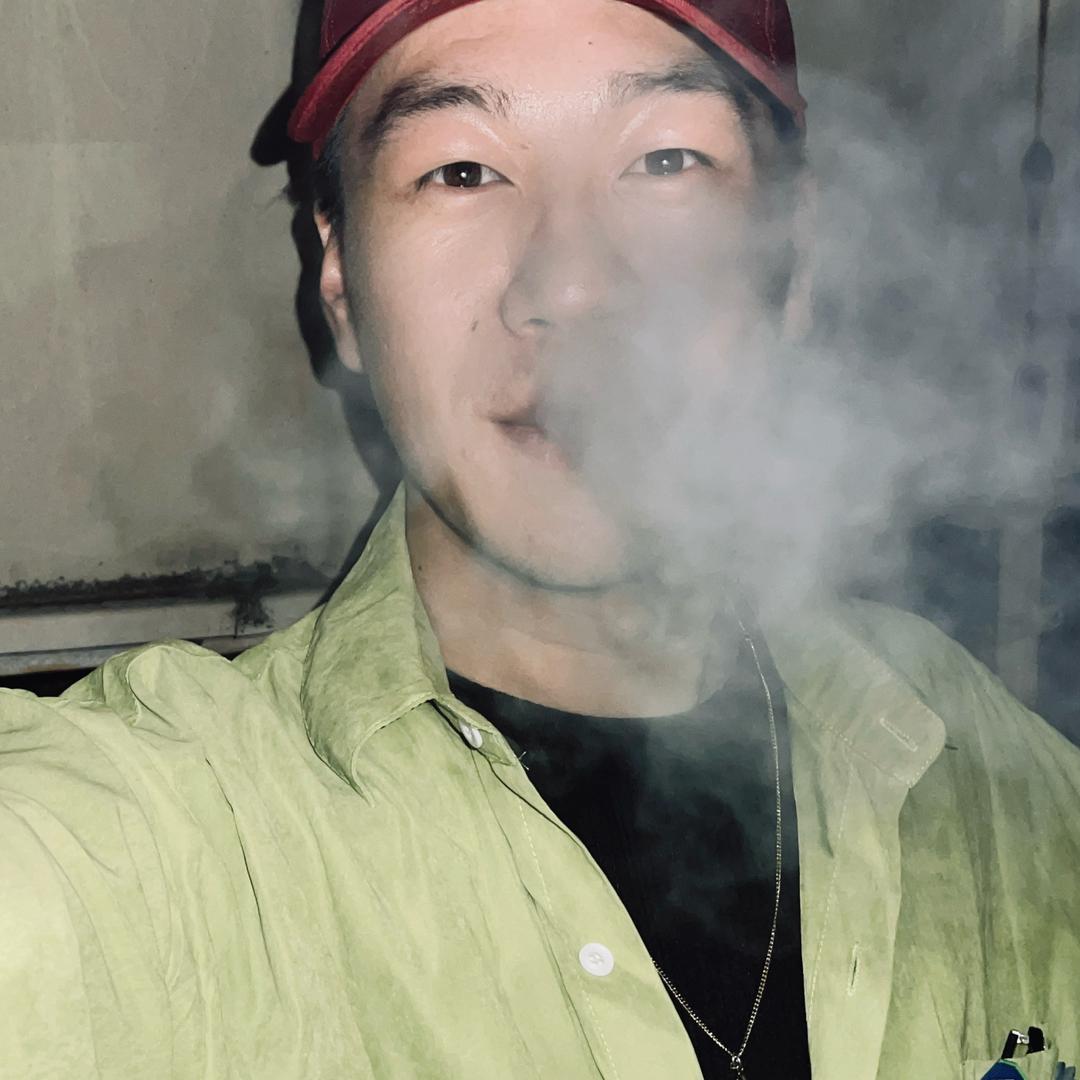 Богдан（八个蛋）