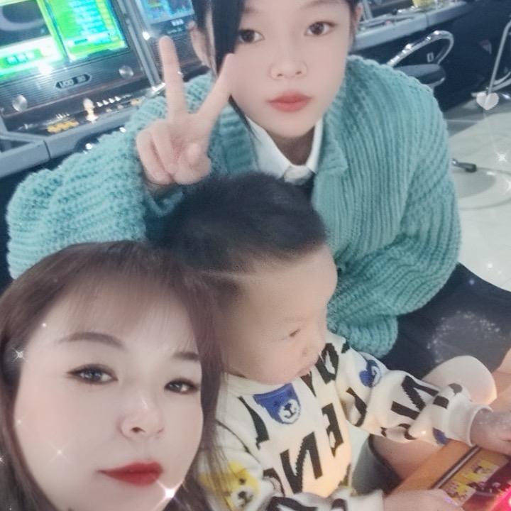 新人第一天首播80后的单亲妈妈