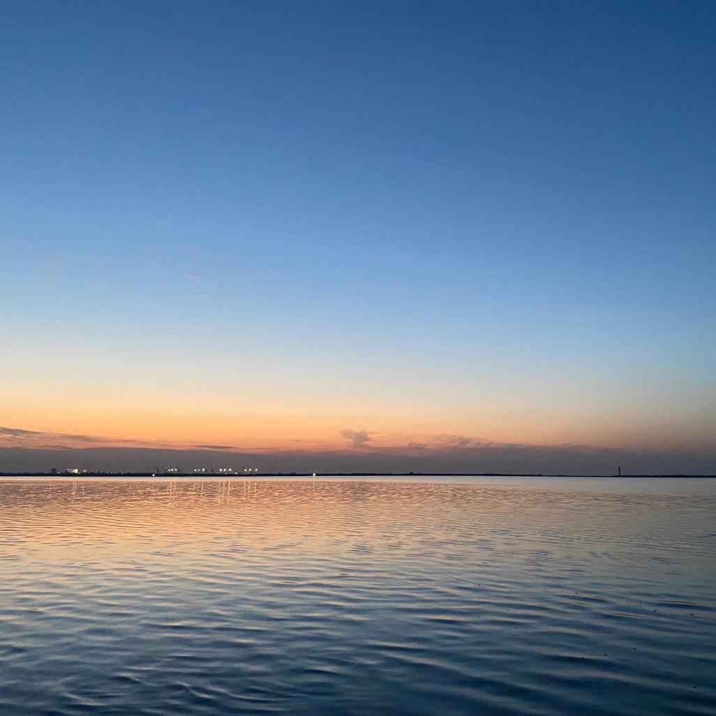 A三江源三江汇游泳健身-冠军店长