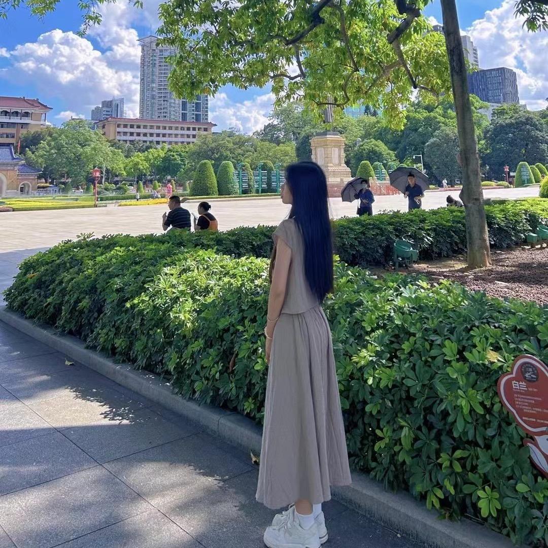 四亿女装店