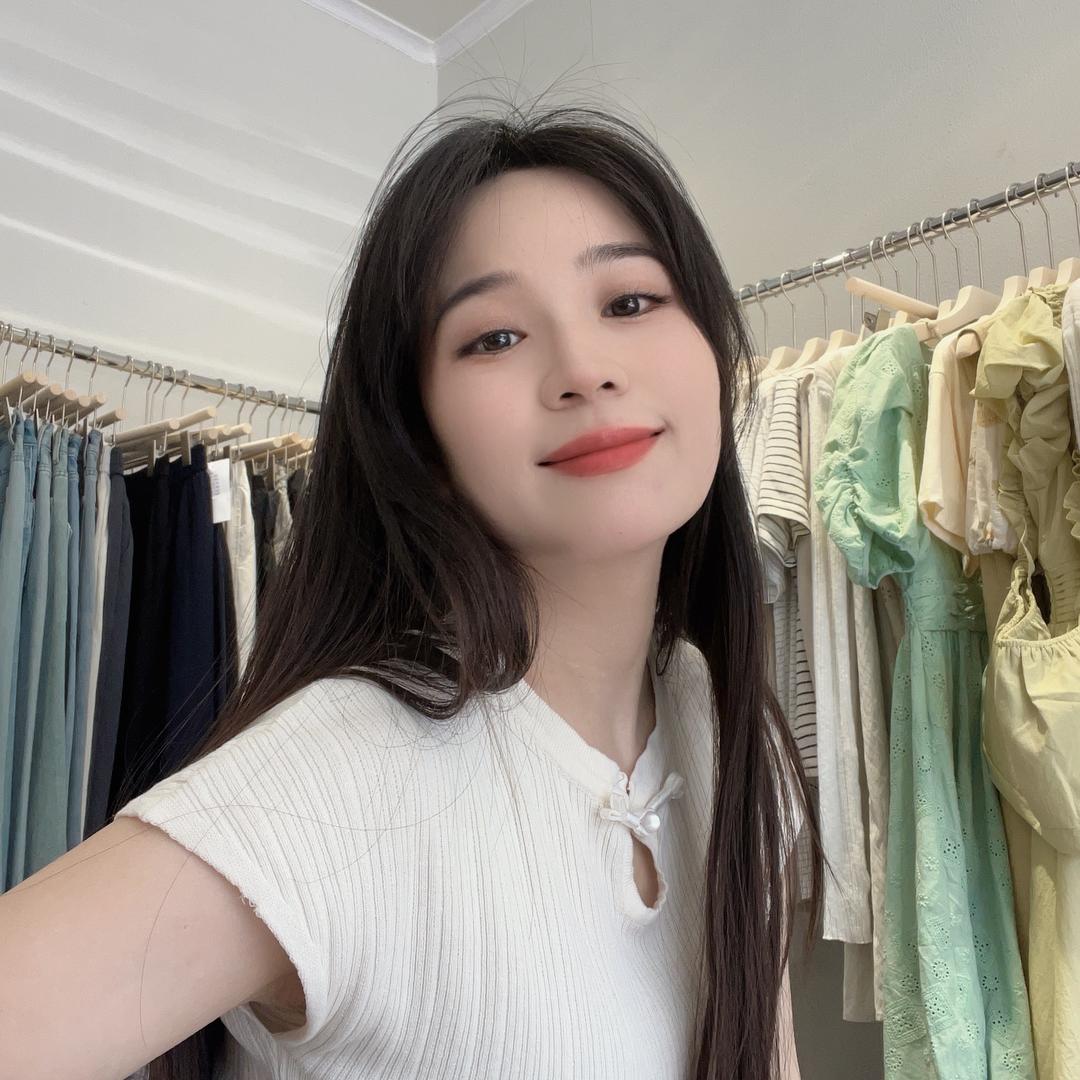 八月女装👚