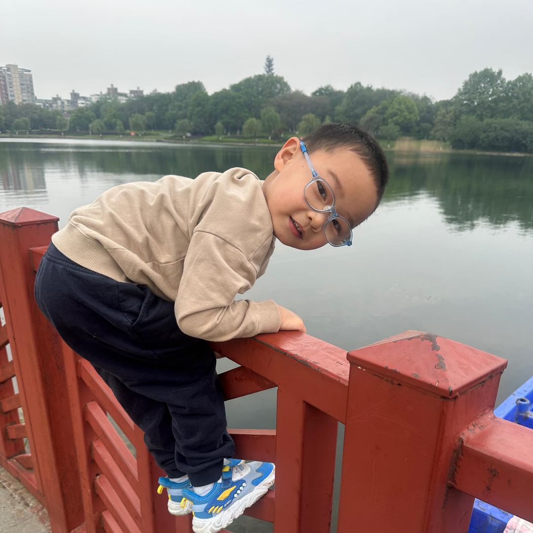 张点点一家