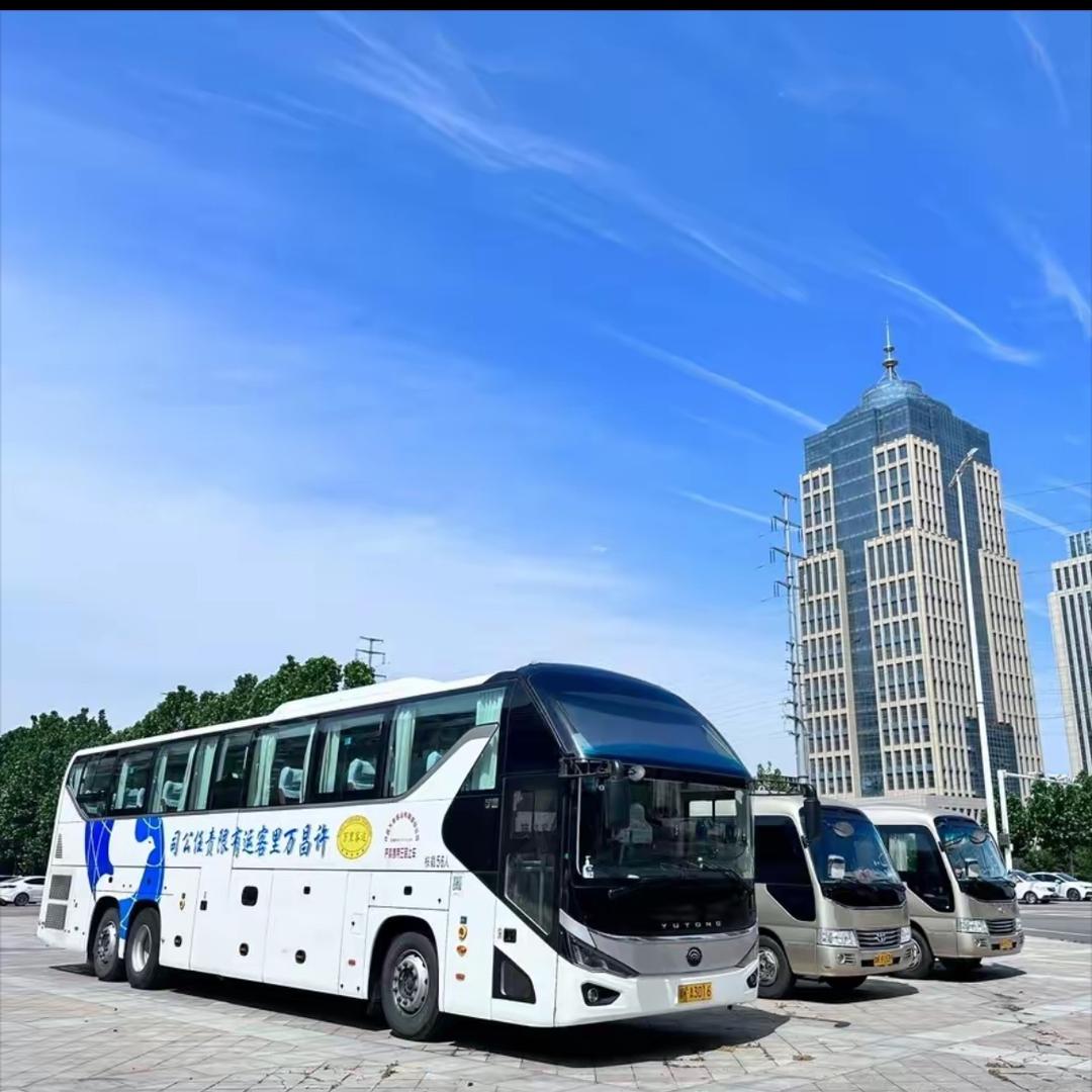 许昌旅游大巴车小彬