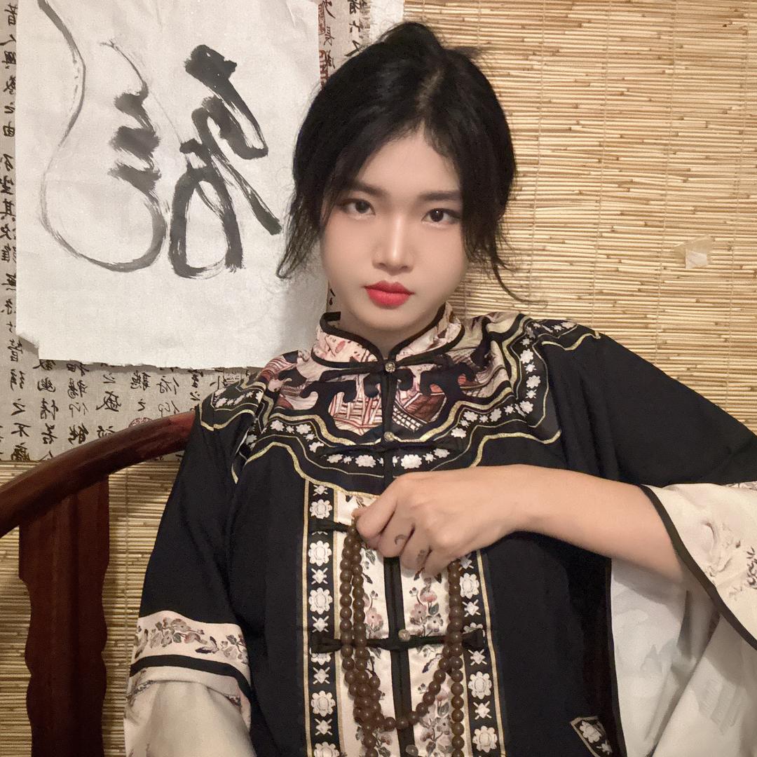 李青岚